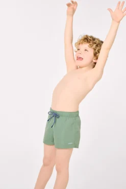 Bañador niño corto liso verde