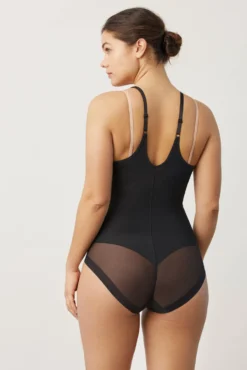Body-up reductor braga de tul negro