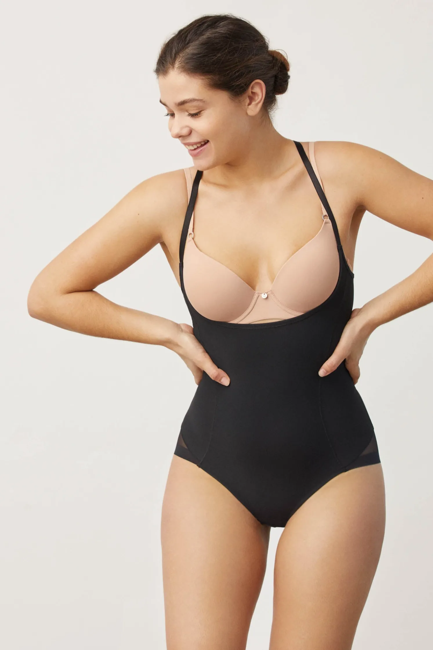 Body-up reductor braga de tul negro