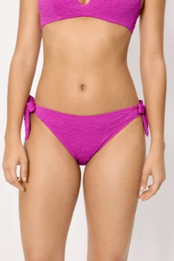 Braga bikini anudada con textura lila