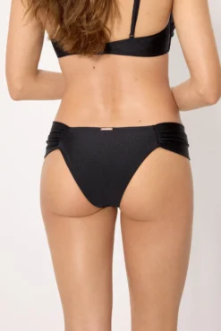 Braga bikini brasileña con brillo negro