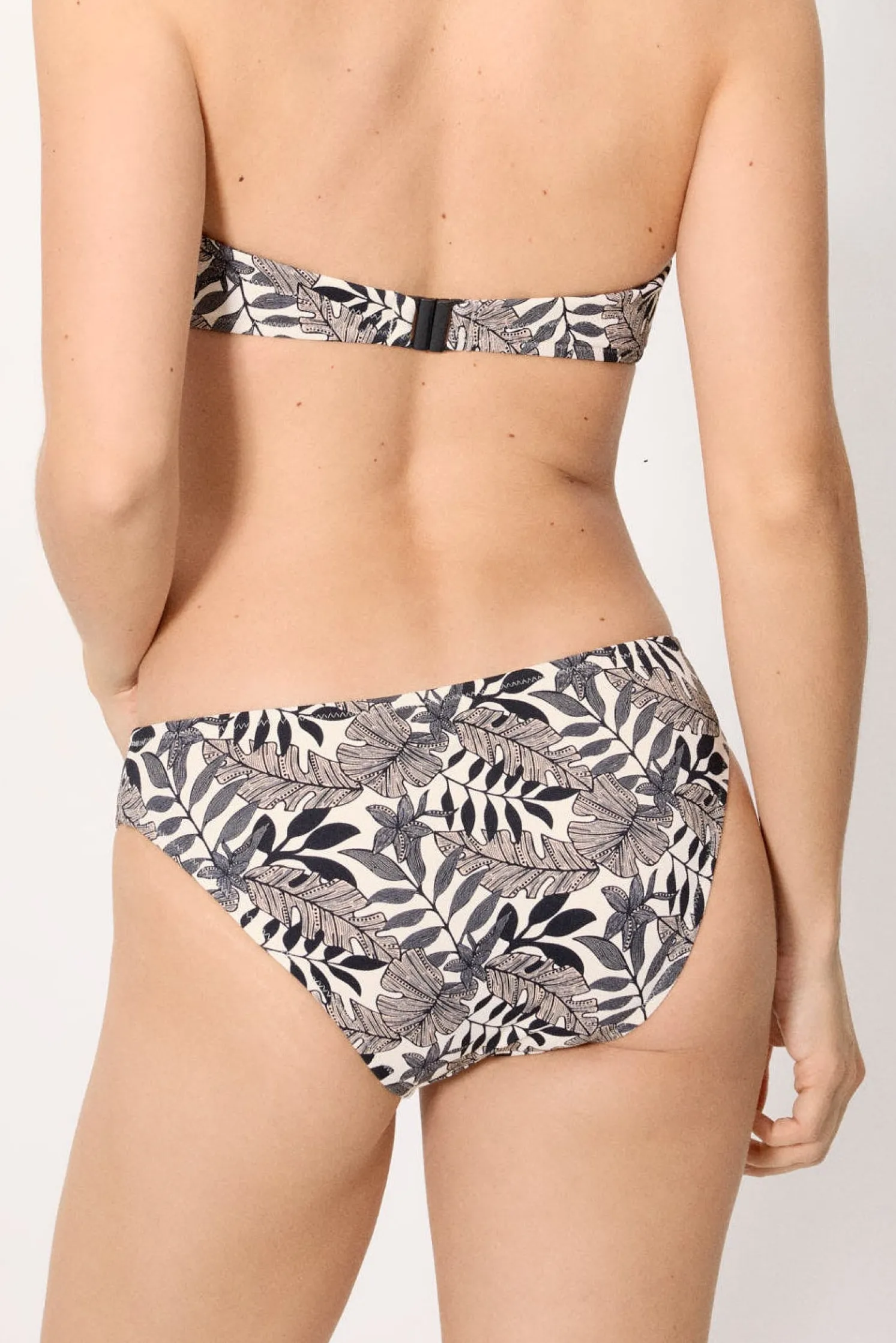 Braga bikini hojas micropiqué negro
