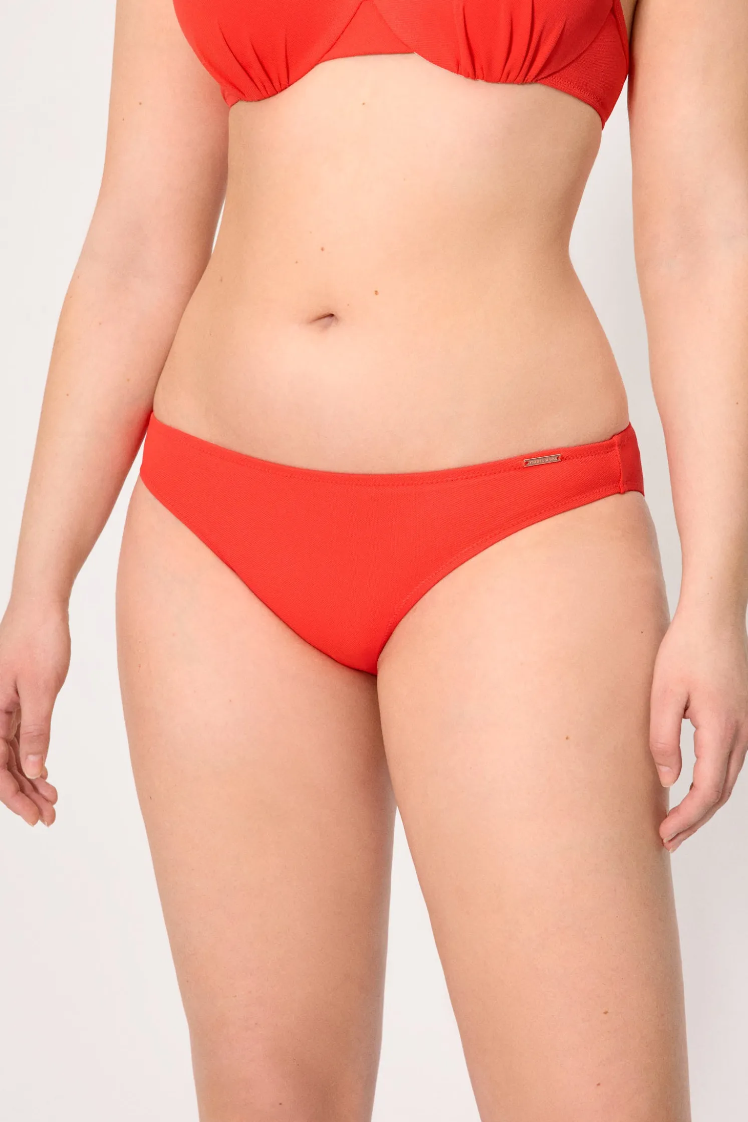 Braga bikini micropiqué coral