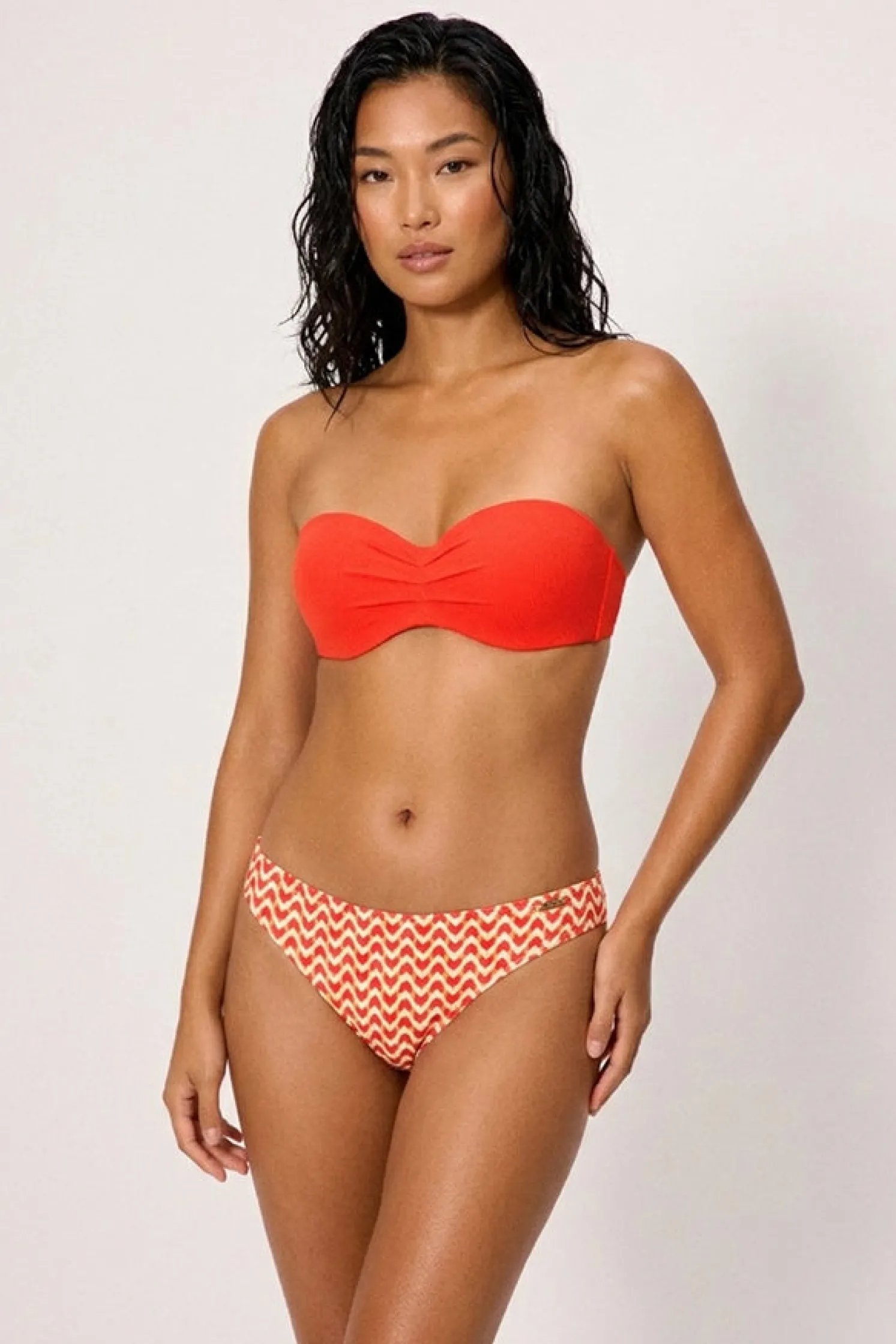 Braga bikini micropiqué estampada coral