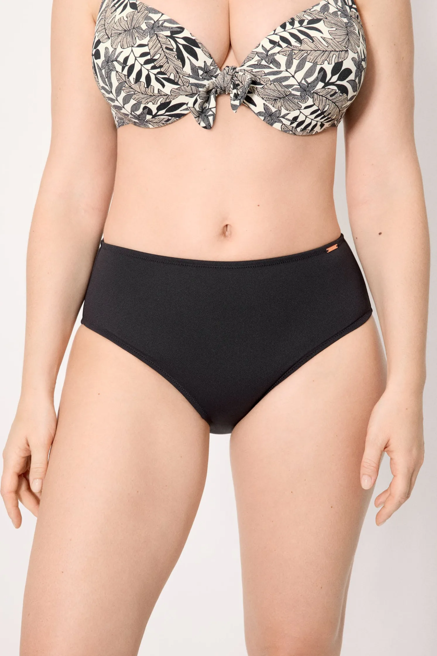 Braga bikini reductora alta micropiqué negro