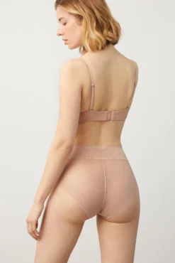 Braga maxi invisible con encaje nude