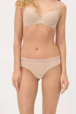 Braga mini adapt encaje con acabados invisibles nude