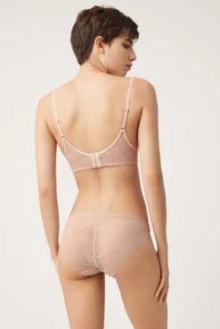 Braga mini invisible con encaje nude