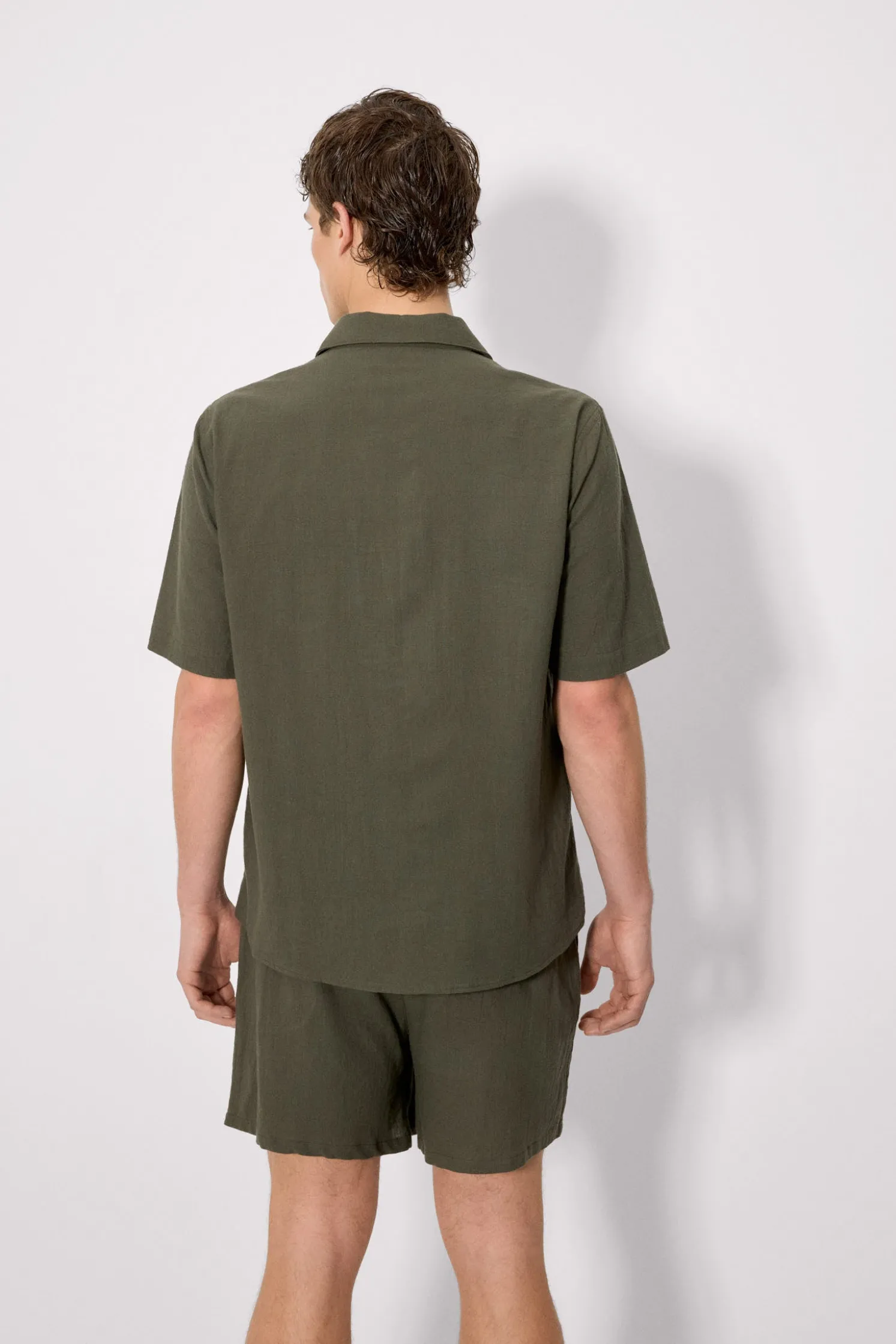 Camisa manga corta abotonada algodón verde botella