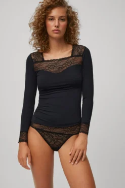 Camiseta manga larga microfibra encaje escote y puños negra