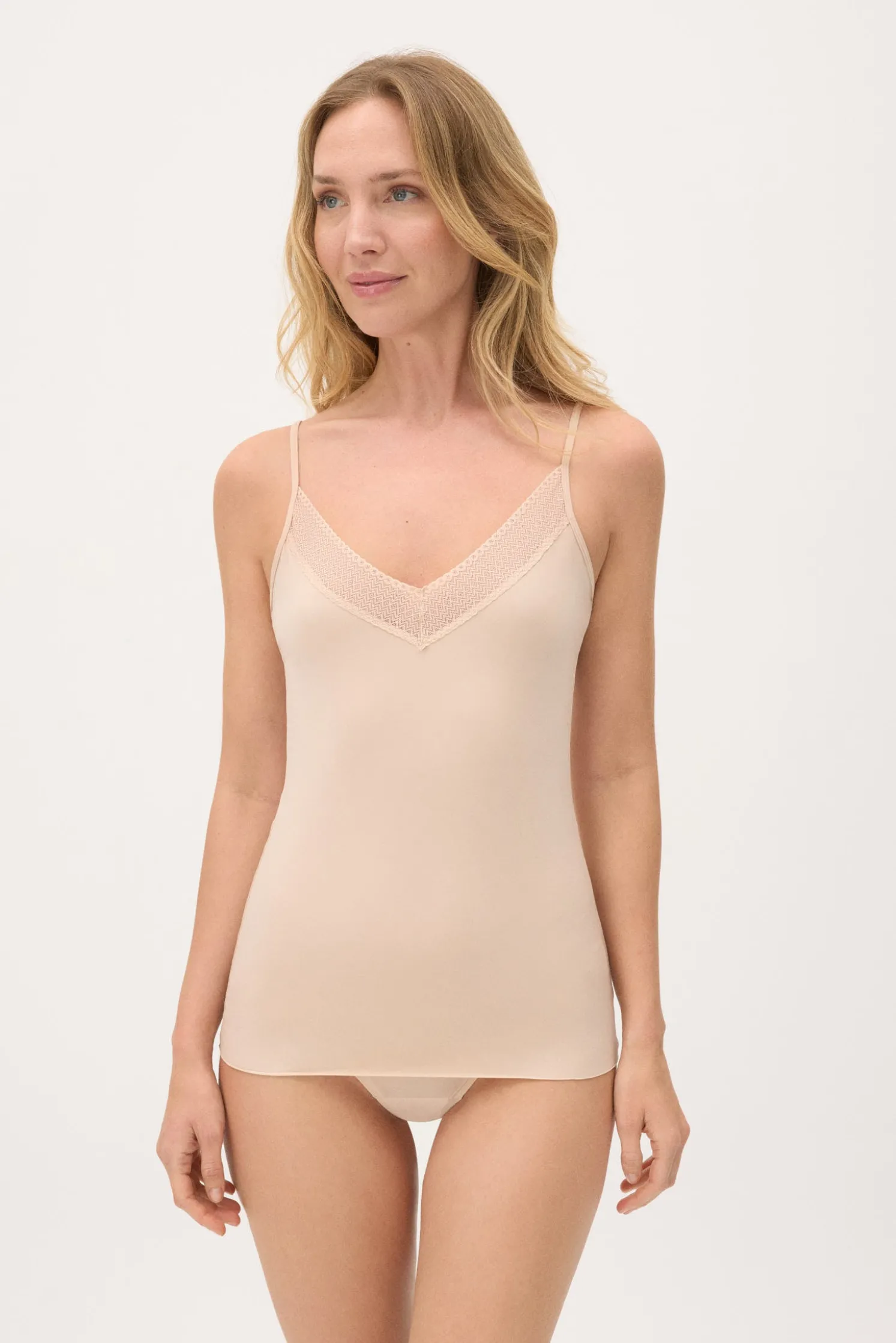 Camiseta tirantes adapt nude