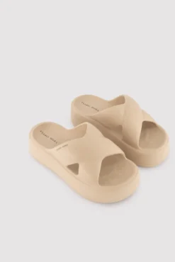 Chanclas de playa con plataforma antideslizantes ligeras beige