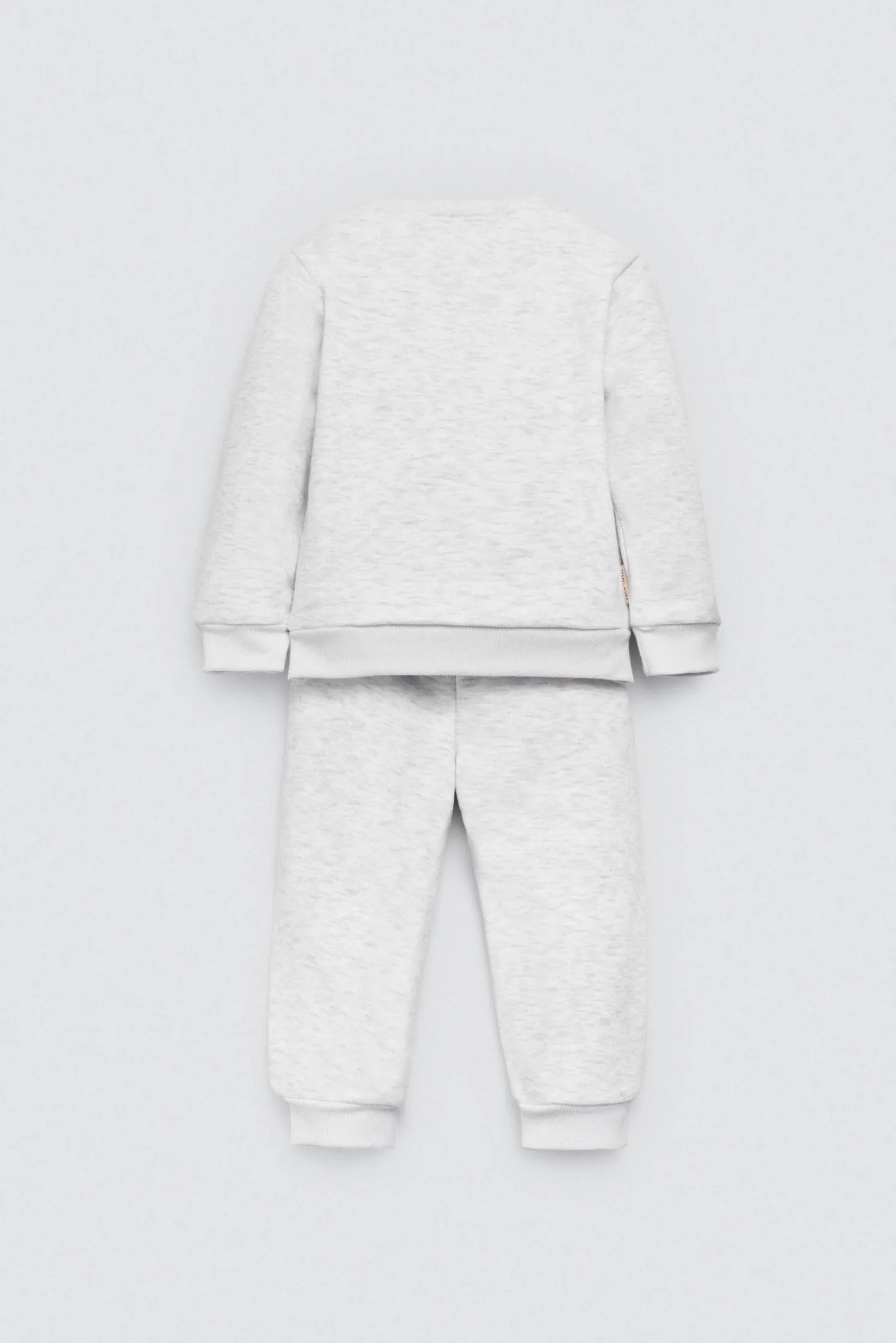 Conjunto bebé básico sudadera y jogger gris