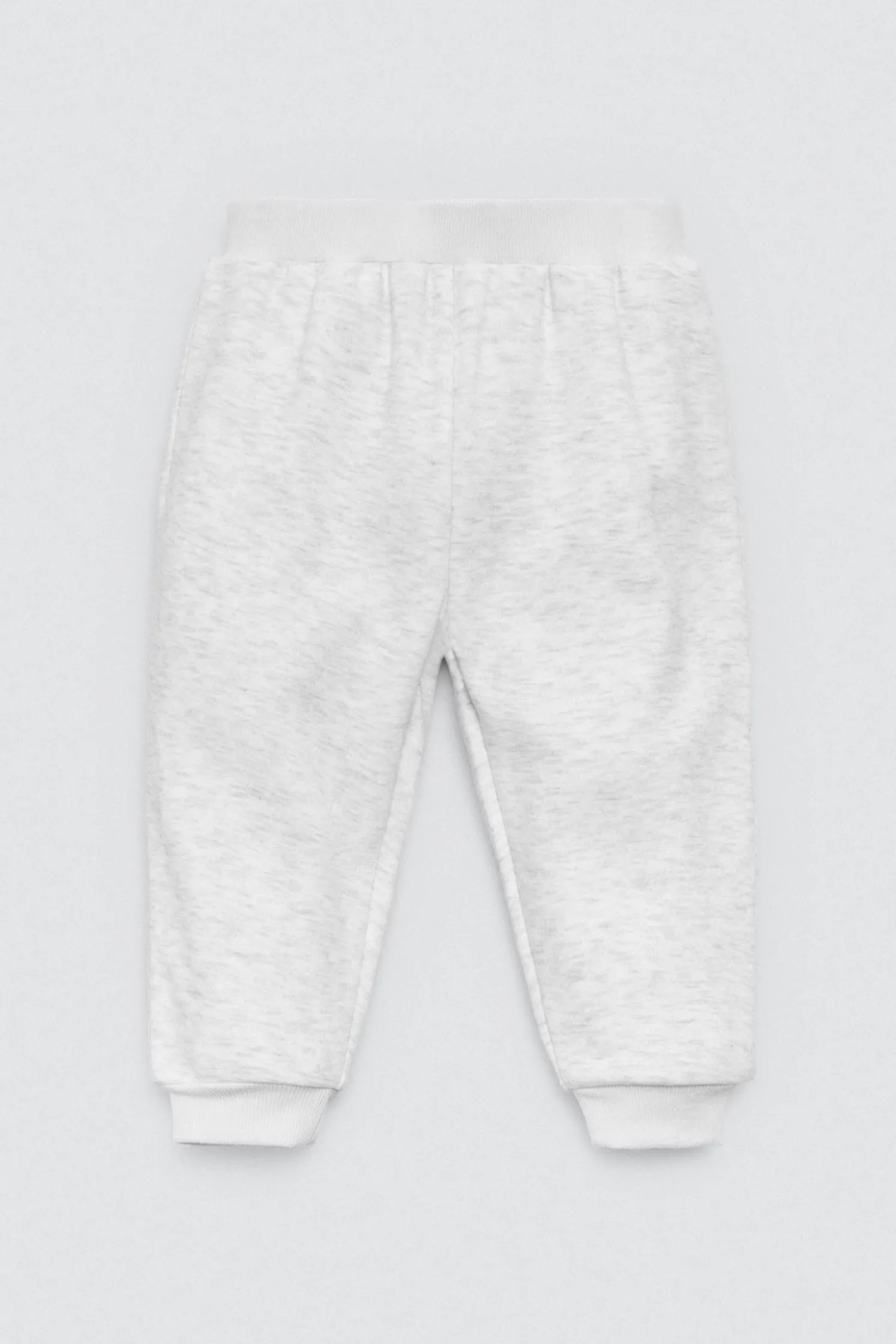 Conjunto bebé básico sudadera y jogger gris