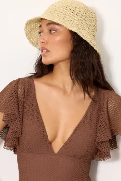 Gorro de rafia con borde moldeable