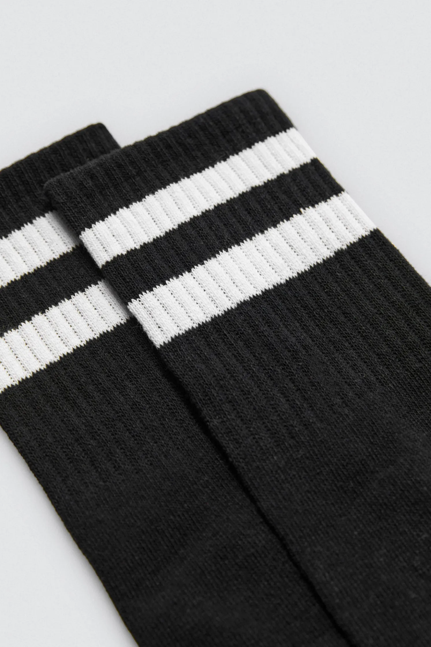 Pack 3 calcetines deportivos puño a rayas tonos oscuros