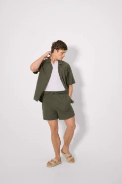 Pantalón corto con cordón algodón verde botella