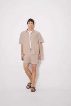 Pantalón corto con cordón algodón topo