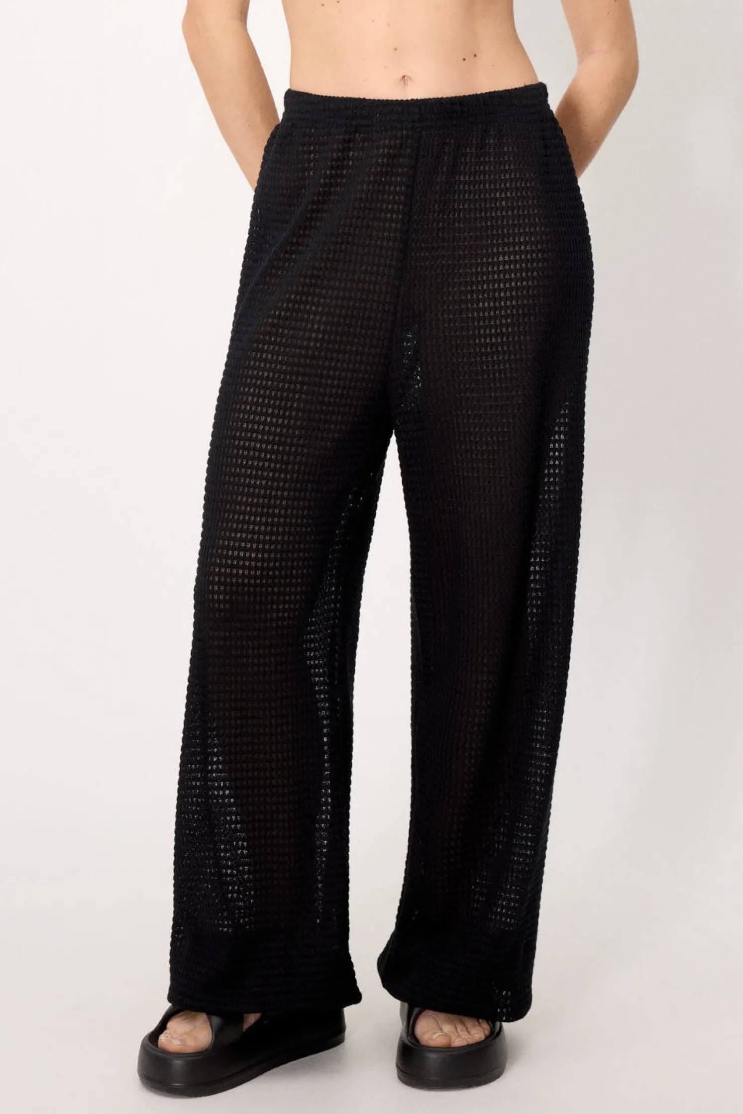 Pantalón largo calado negro