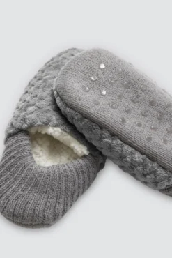 Patuco antideslizante gris
