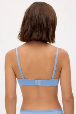 Sujetador push-up con encaje azul