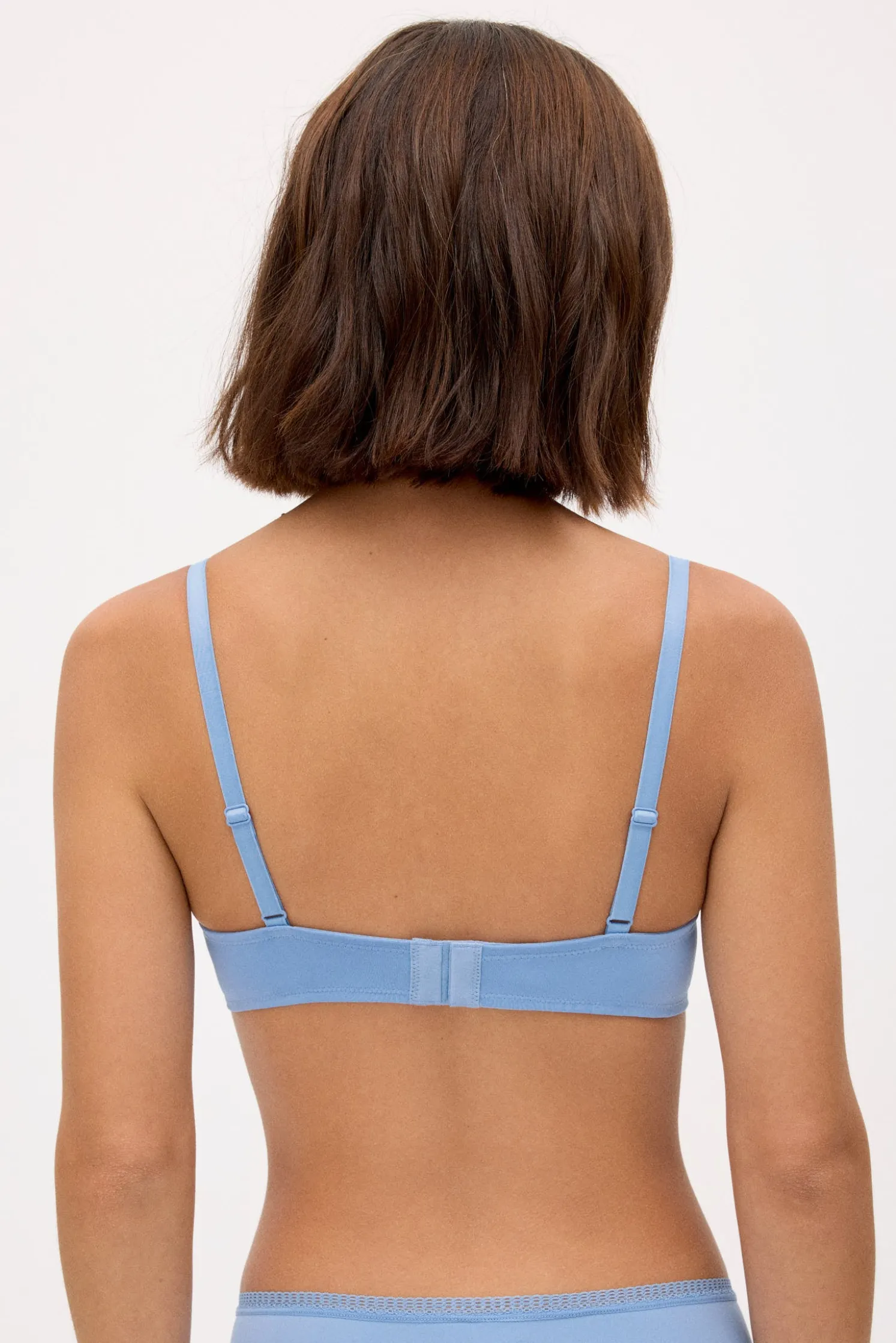 Sujetador push-up con encaje azul