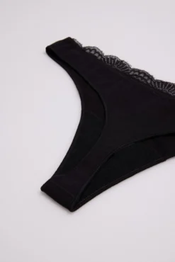 Tanga lencero negro