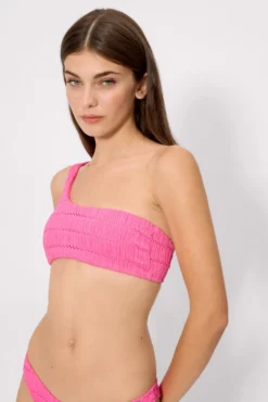 Top bikini asimétrico textura rosa copa B
