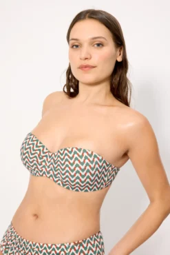 Top bikini bandeau micropiqué estampado verde botella copas C y D