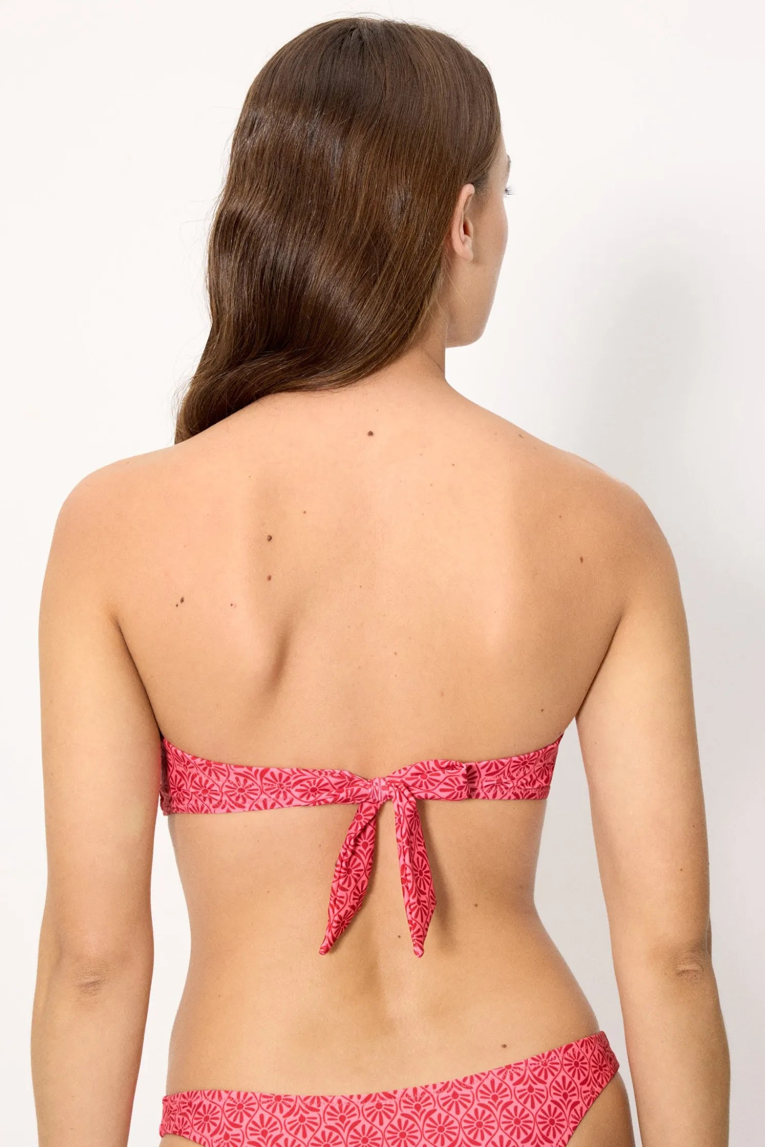 Top bikini bandeau push-up flores rosa y rojo copa B