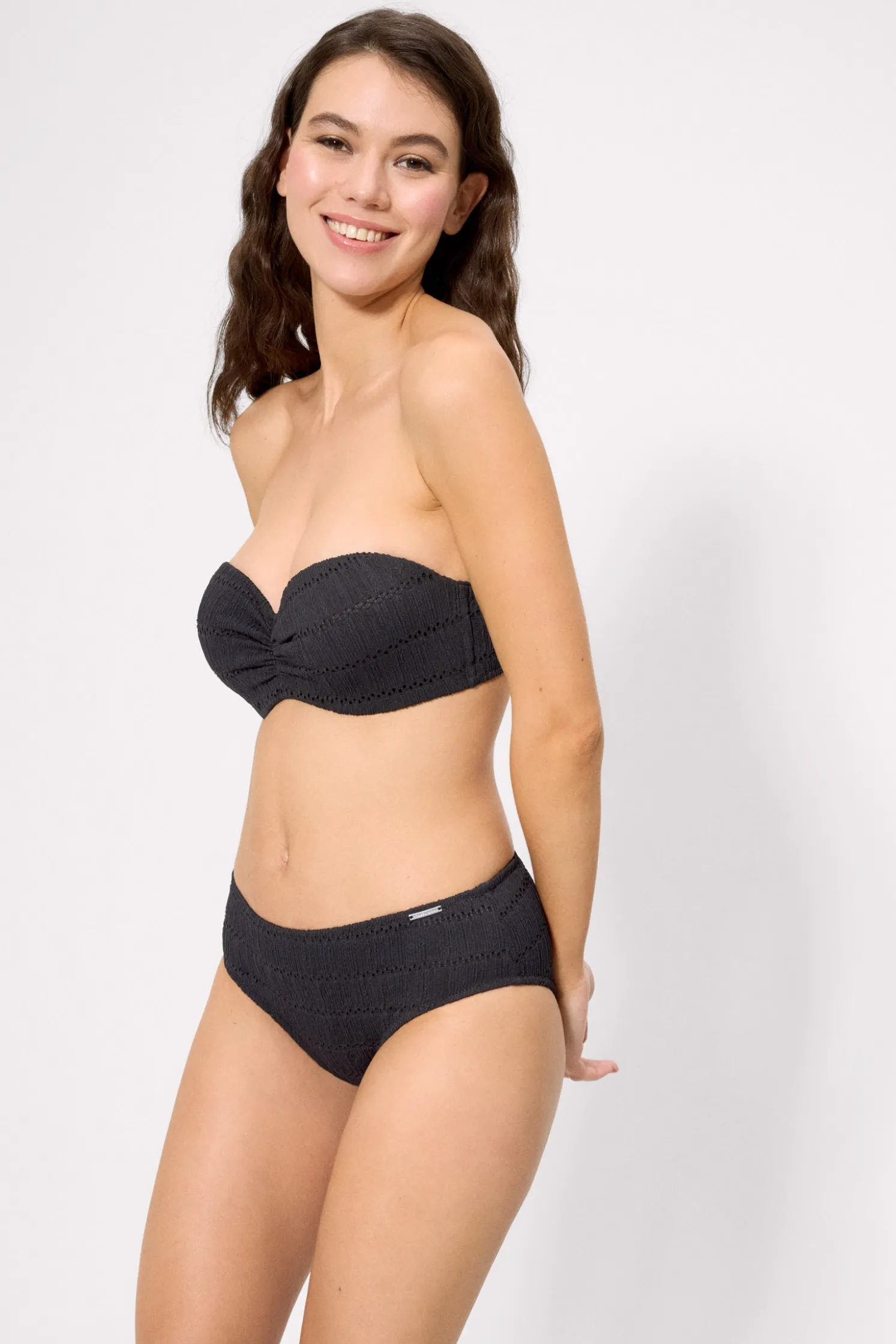 Top bikini push-up textura negro copa C