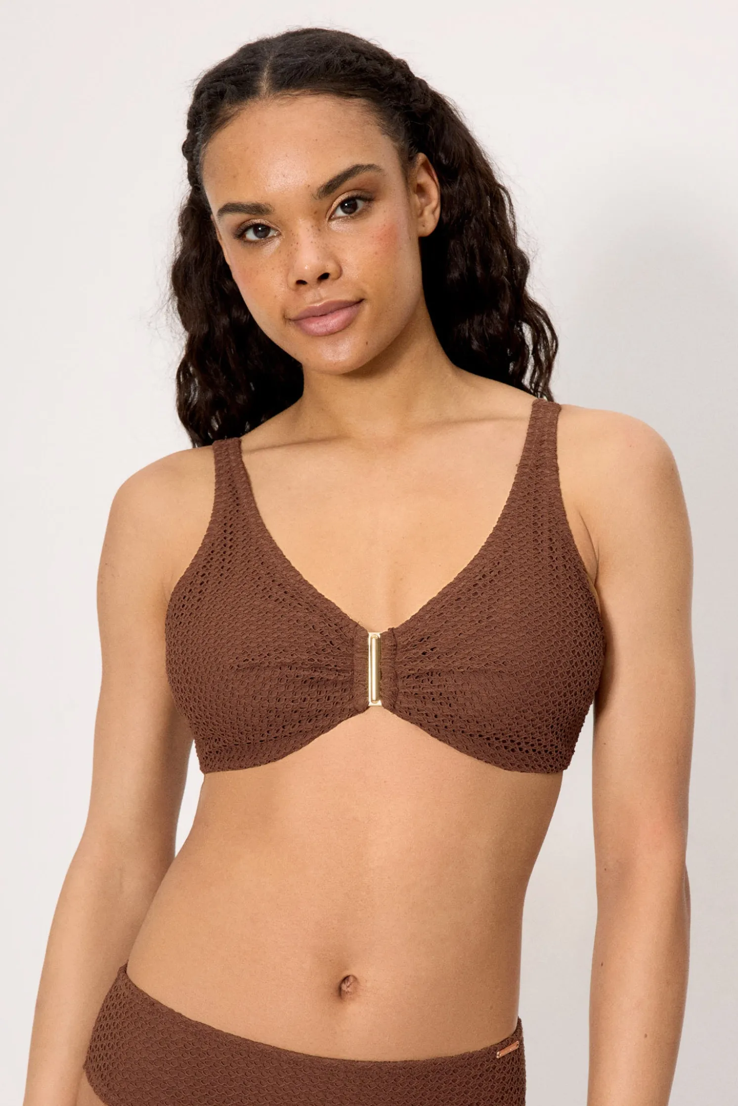 Top bikini reductor tejido calado marrón copa C