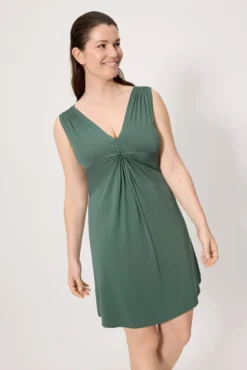 Vestido corto escote en V verde botella