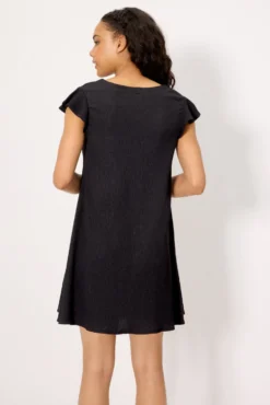 Vestido corto ligero negro