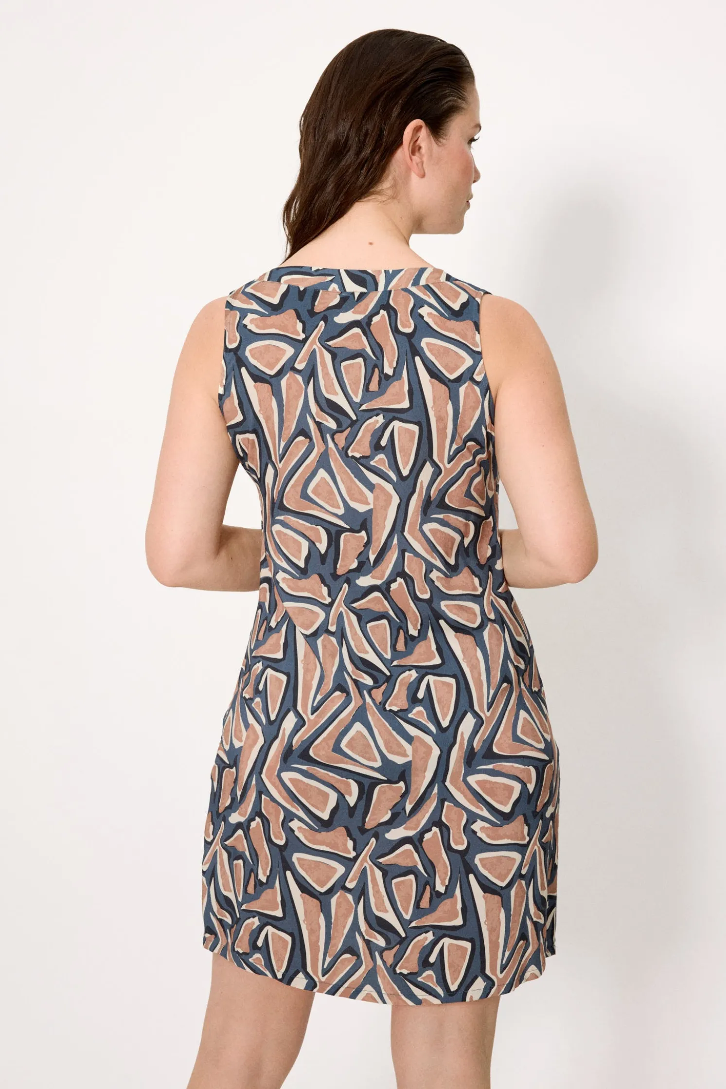 Vestido corto recto tirantes estampado