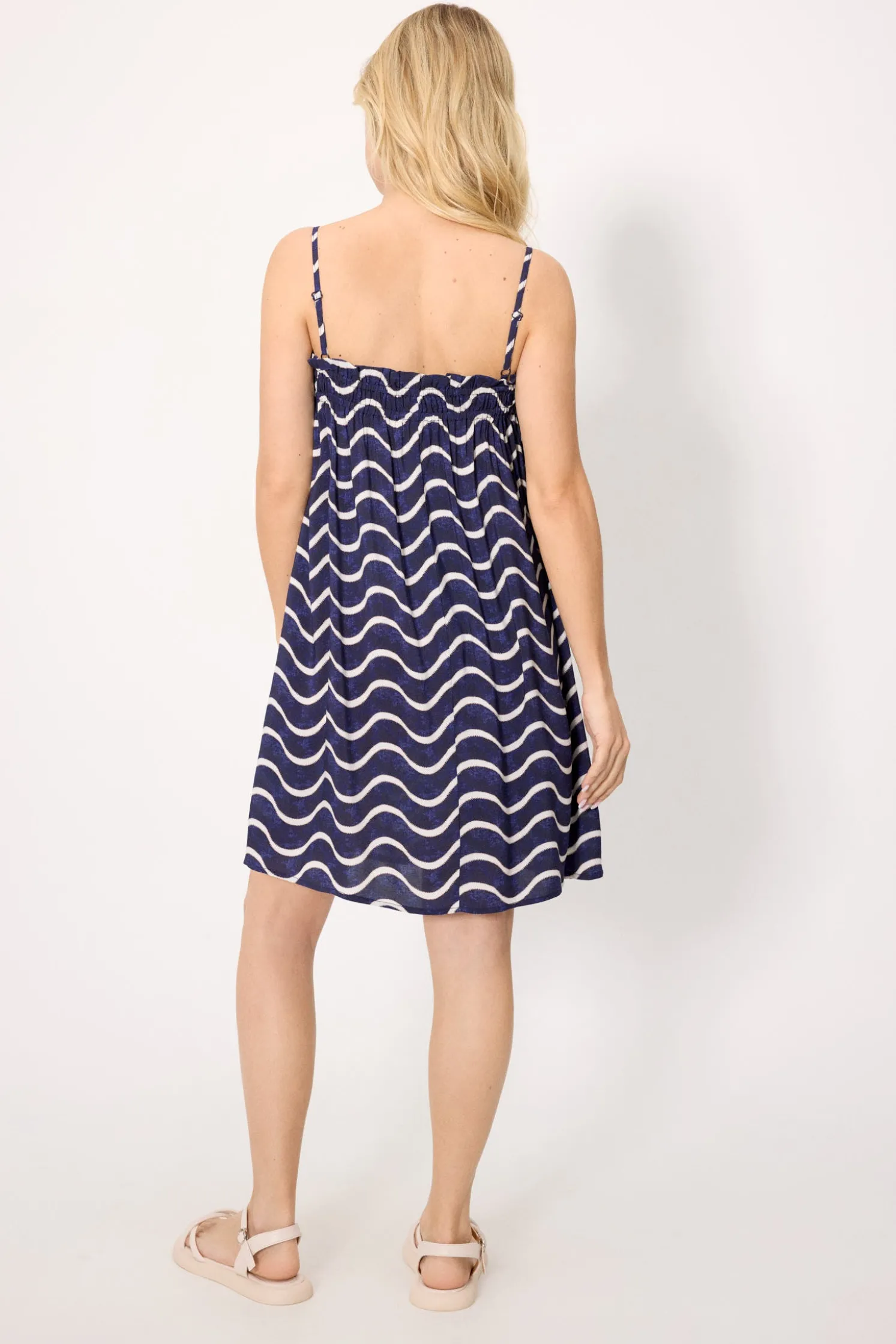 Vestido corto recto tirantes regulables estampado ondas marino
