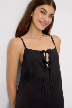 Vestido mini tirantes ajustables negro